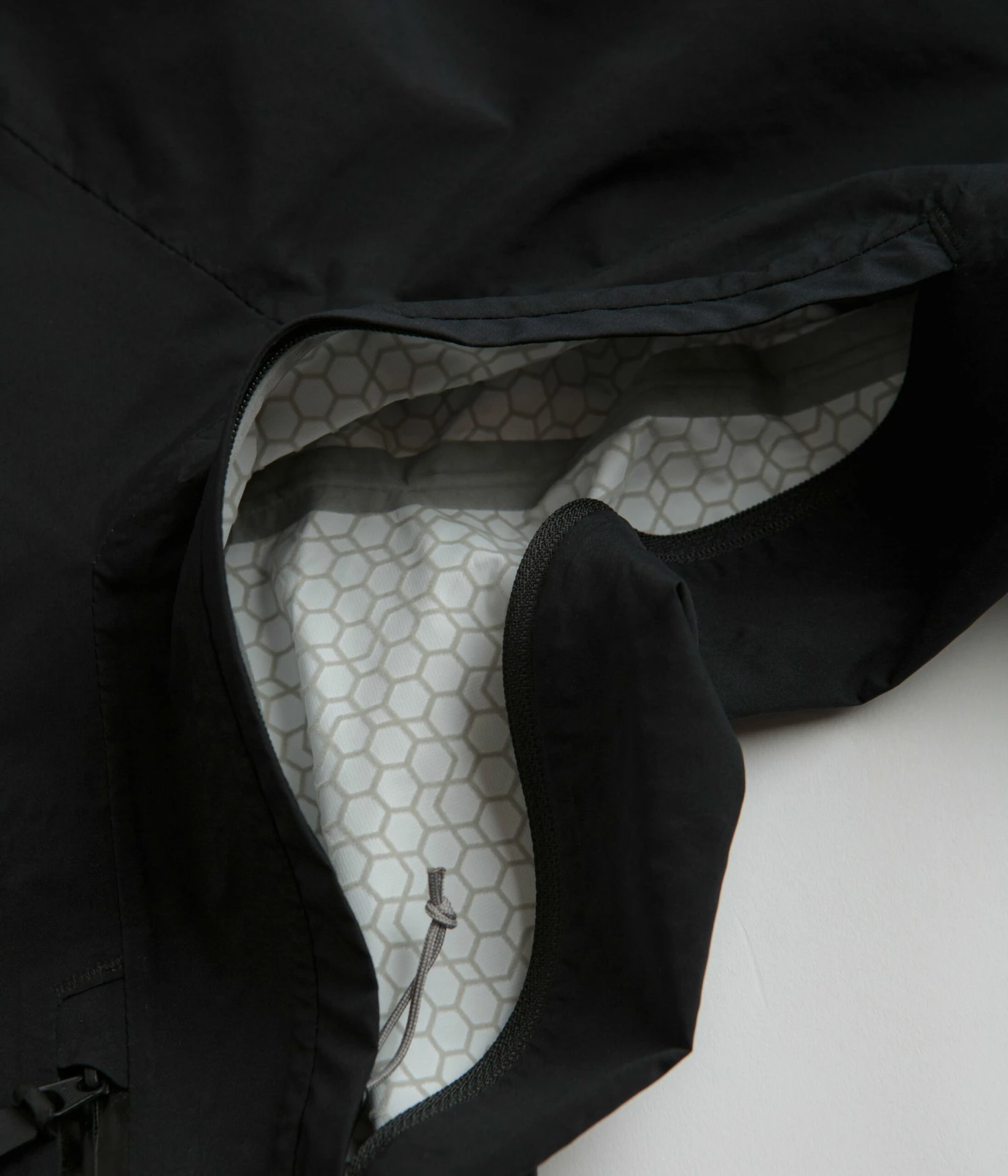 Columbia Mazama Trail Shell Jacket - Black 9 Columbia Mazama Trail Shell Jacket - Black - Image 7