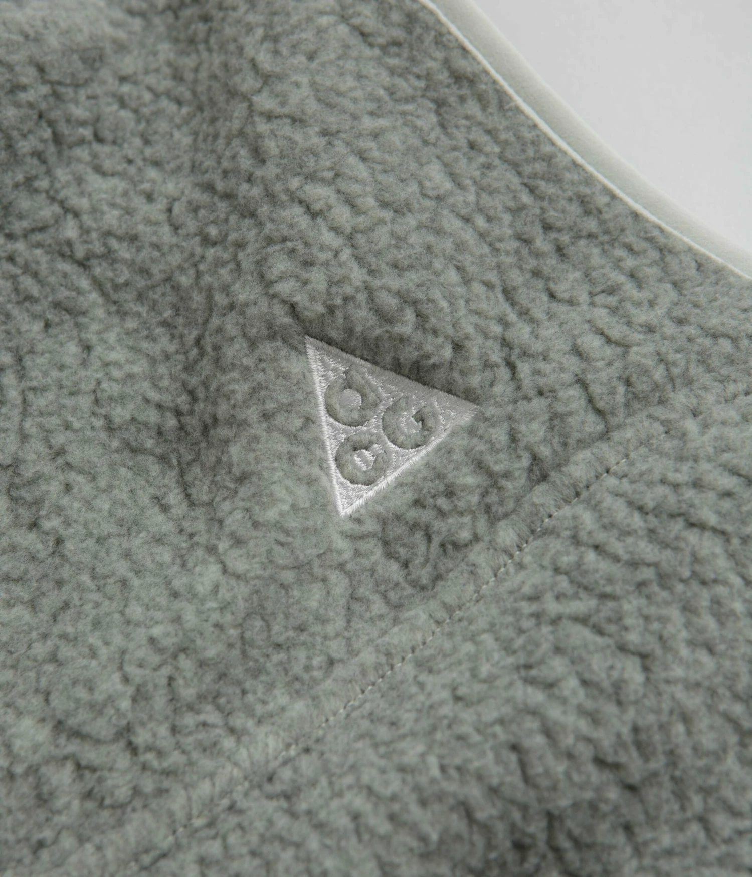 Nike ACG Womens Arctic Wolf Fleece Vest - Sea Glass / Bicoastal / Summit White 5 Nike ACG Womens Arctic Wolf Fleece Vest - Sea Glass / Bicoastal / Summit White - Image 3