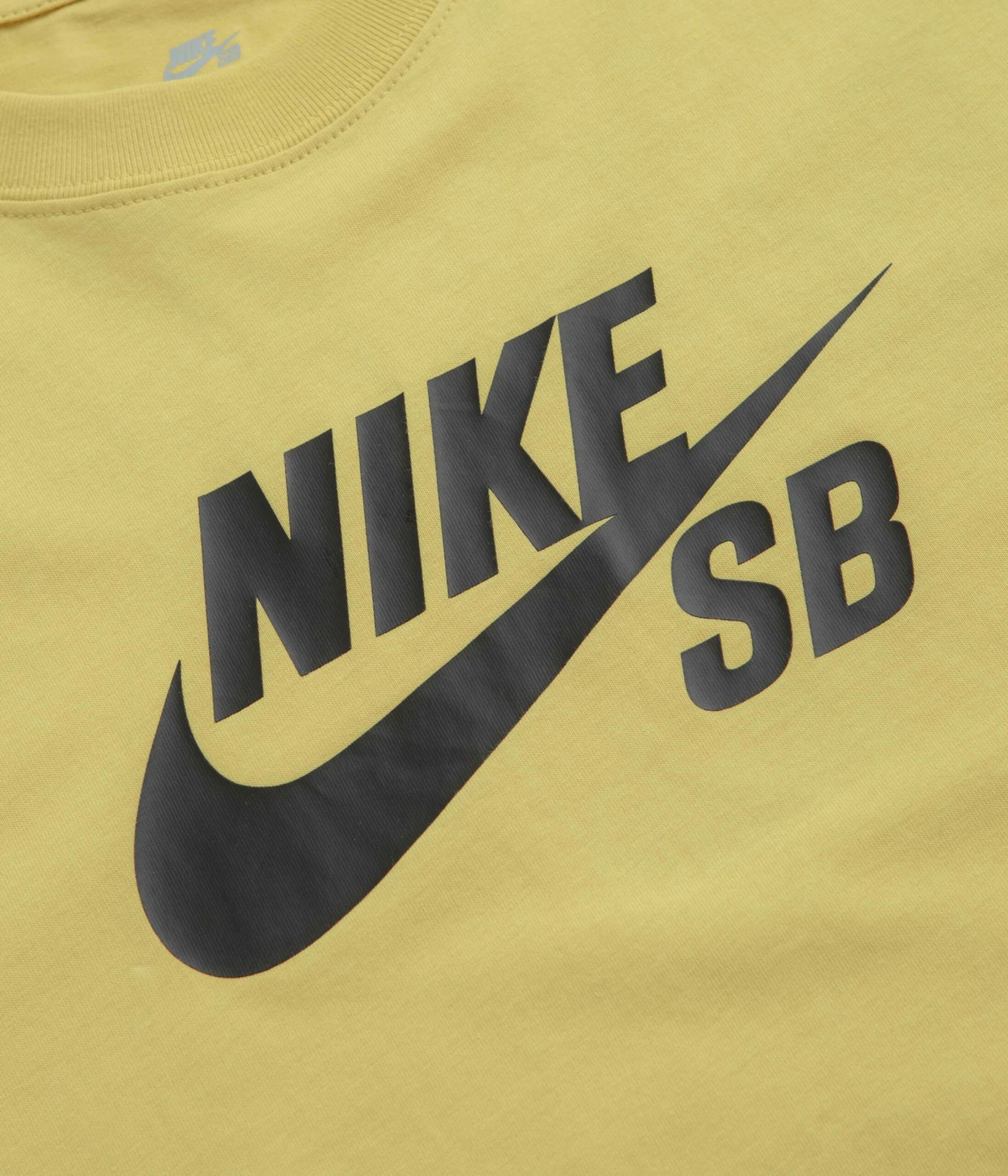 Nike SB Large Logo T-Shirt - Saturn Gold 5 Nike SB Large Logo T-Shirt - Saturn Gold - Image 3