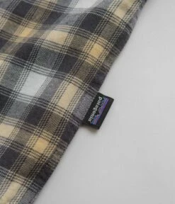 Patagonia Cotton In Conversion Fjord Flannel Shirt - Beach Day: Sandy Melon -FLATSPOT Sales patagonia cotton in conversion fjord flannel shirt beach day sandy melon 5