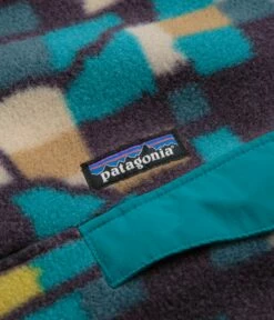 Patagonia Lightweight Synchilla Snap-T Fleece - Fitz Roy Patchwork: Belay Blue -FLATSPOT Sales patagonia lightweight synchilla snap t fleece fitz roy patchwork belay blue 3