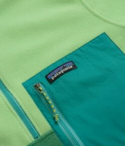 Patagonia Microdini 1/2 Zip Pullover Fleece - Gather Green 8 Patagonia Microdini 1/2 Zip Pullover Fleece - Gather Green -FLATSPOT Sales patagonia microdini 1 2 zip pullover fleece gather green 3