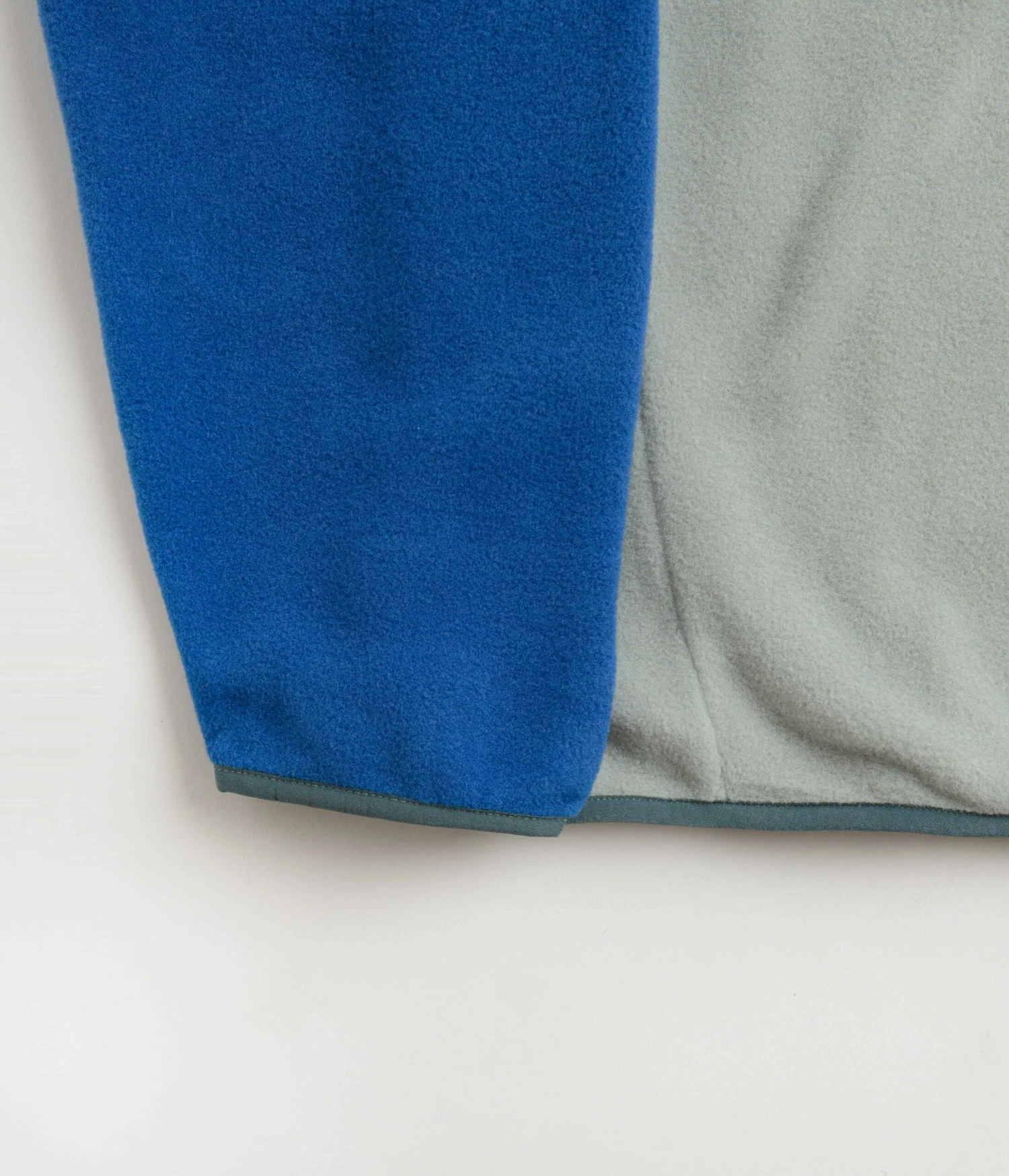 Patagonia Microdini 1/2 Zip Pullover Fleece - Sleet Green 4 Patagonia Microdini 1/2 Zip Pullover Fleece - Sleet Green - Image 2