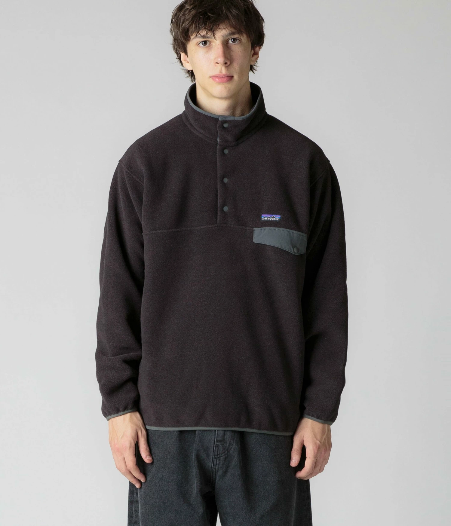Patagonia Synchilla Snap-T Pullover Fleece - Black / Forge Grey 7 Patagonia Synchilla Snap-T Pullover Fleece - Black / Forge Grey - Image 5